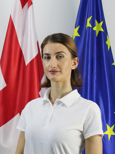 თეონა კაპანაძე